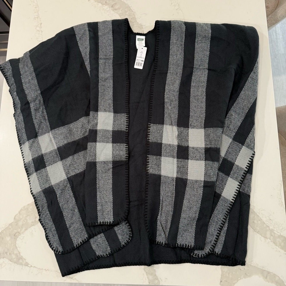 Woolrich NWT Plaid Open Front Blanket Shawl Womens One Size Black/Gray Wrap Cozy